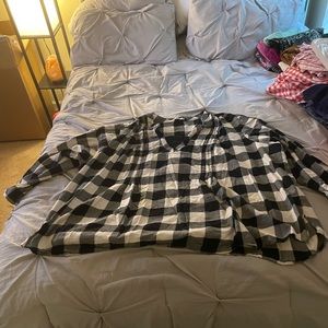 Black checkered long sleeve top